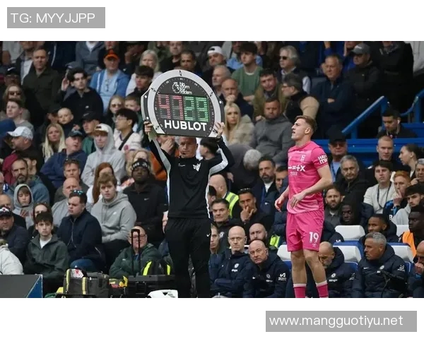 英超篮球热议西安篮球队配合问题引发球迷热烈讨论与争议