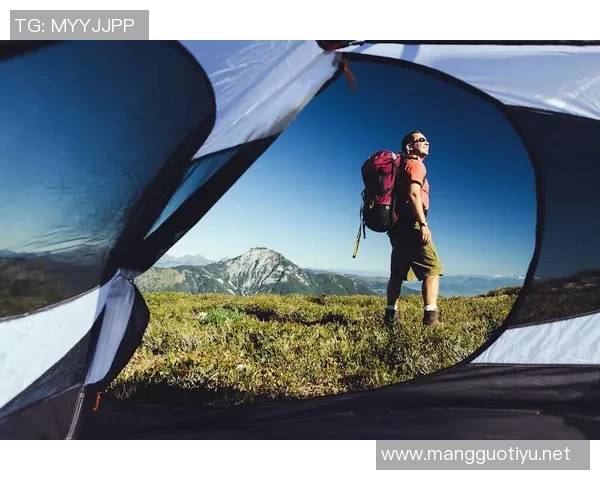 攀岩高手黄伟分享成功秘诀与训练心得揭秘运动背后的故事 攀岩高手黄伟分享成功秘诀与训练心得揭秘运动背后的故事